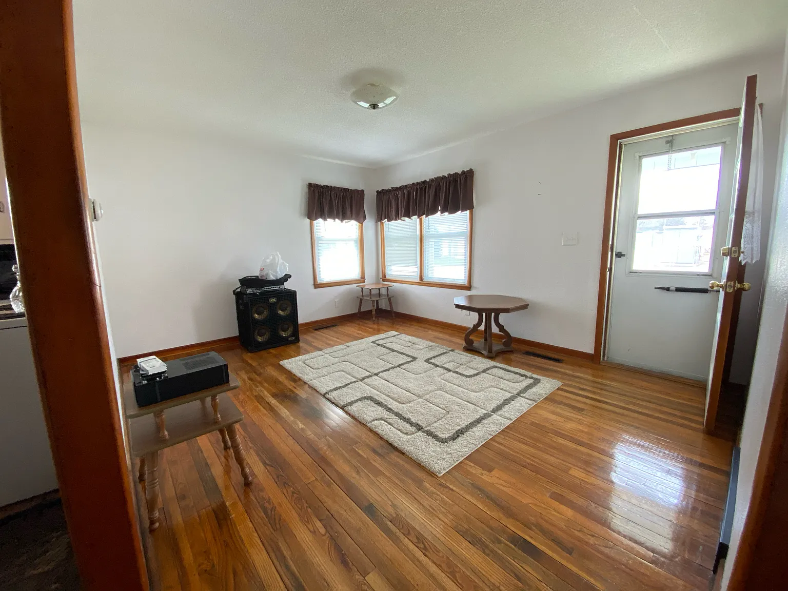 900 4th Avenue NE - 1 — Photo 2