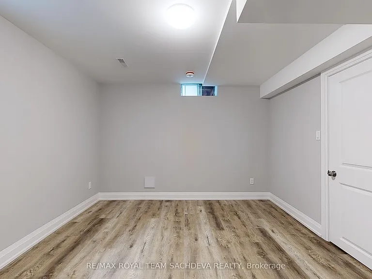 36 Kennett Dr — Photo 15