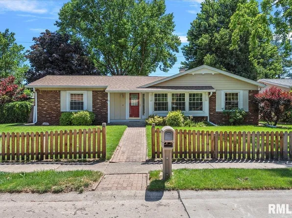 16 Red Oak Ln, Springfield, IL 62712