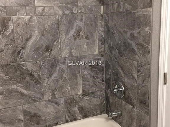 2ND BATHROOM TUB SHOWER