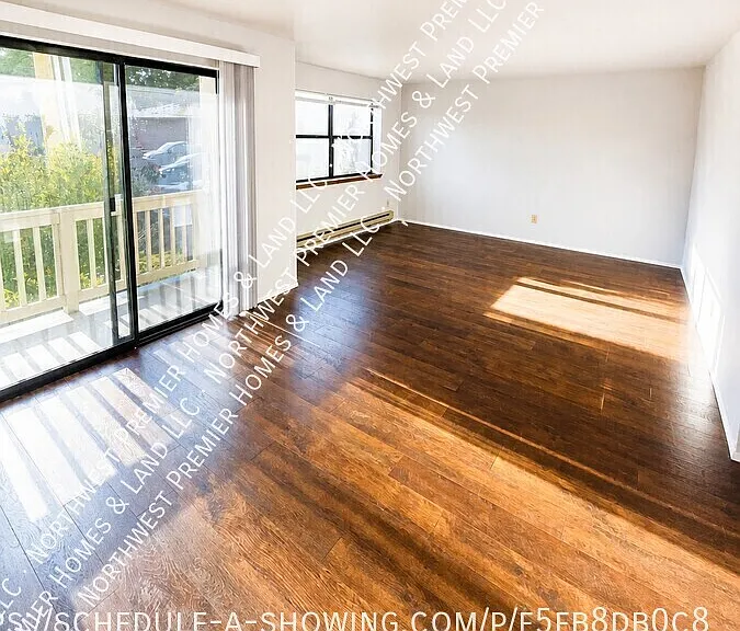 114 NW 3rd Pl #E — Photo 2