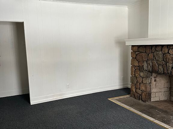 Fireplace for aesthetic use only - fires are not allowed in this fireplace