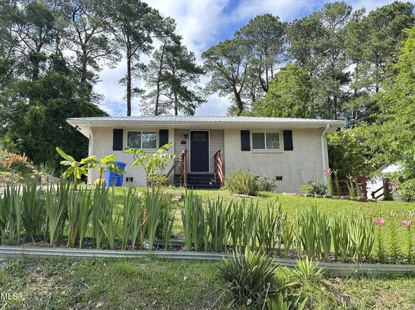 111 Buckingham Ave, Fayetteville, NC 28301