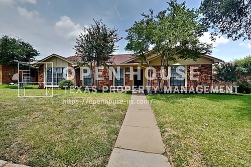 909 Sandhurst Dr Photo 1