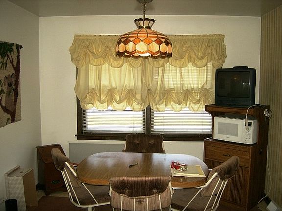5th image of 3775 Scott St