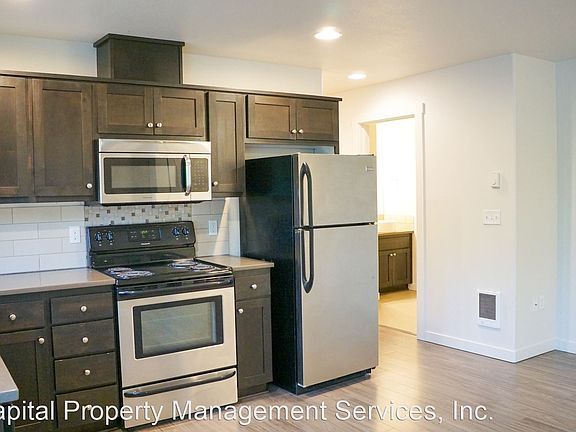 5th image of 3651 SE Francis St #301