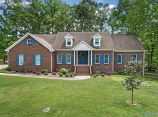 1504 Magnolia Dr NW, Hartselle, AL 35640