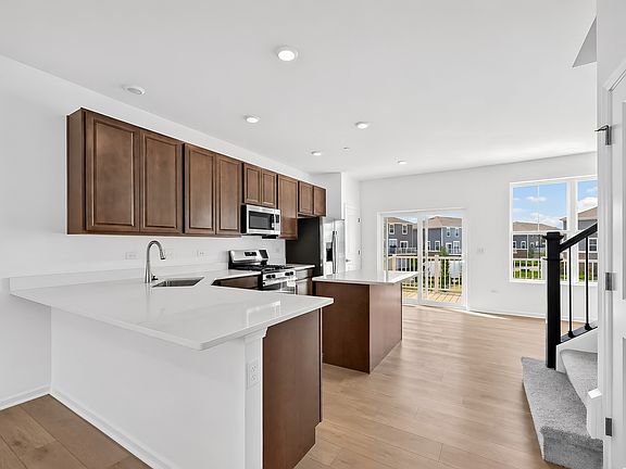 5th image of 403 Cold Spring St