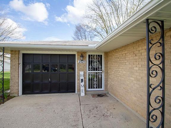 3rd image of 2521 Birch Dr