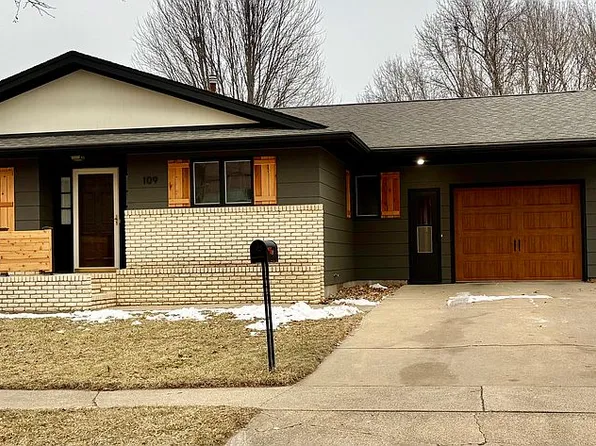 109 E Brown St, Luverne, MN 56156