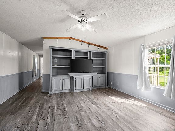 4th image of 26770 Kelli Dr