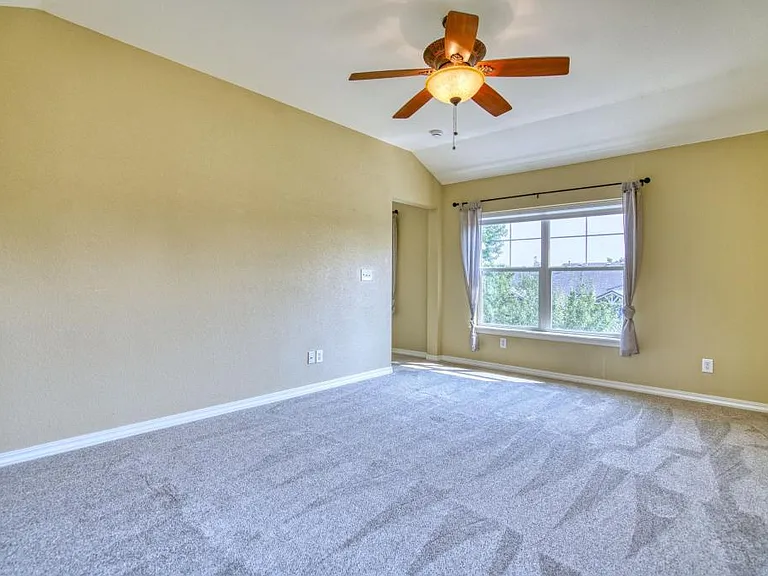 2370 Windmill Dr — Photo 17
