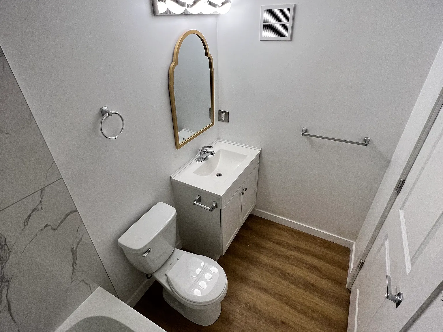Richmond Manor Apartments — Photo 4