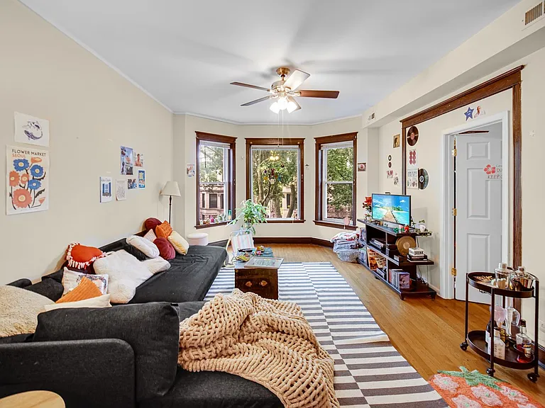 1240 W Cornelia Ave — Photo 13