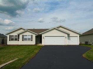 1904 Concord Dr, Durand, IL 61024