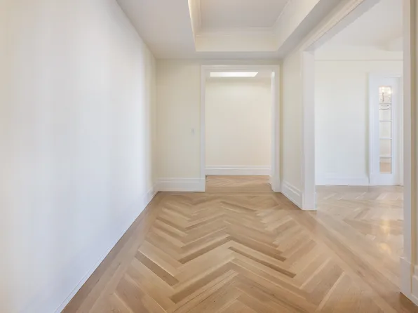 845 West End Avenue image 24 of 26