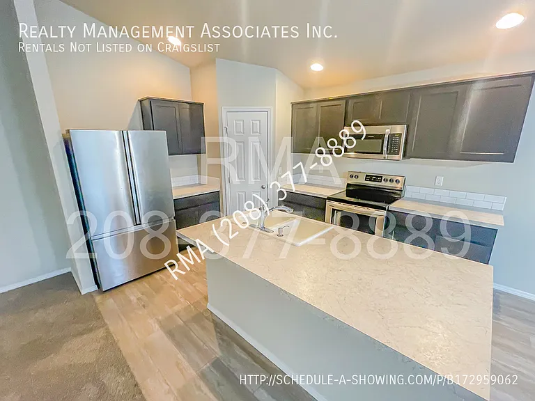 4449 W Silver Riv — Photo 4