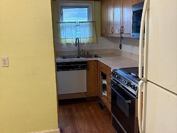 4th image of 839 SW Webster Ave