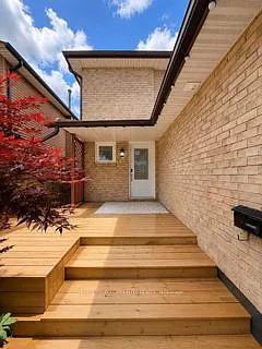 45 Vodden St W — Photo 2