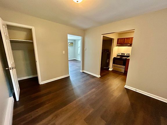 5th image of 190 Macey Ave #6