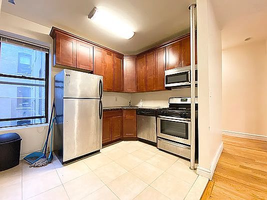 5th image of 615 W 136th St APT 10
