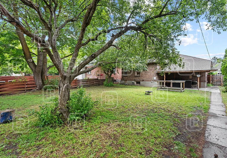 808 E Mission Ave — Photo 39