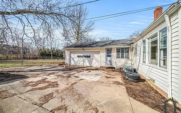 21516 Halworth Rd — Photo 27