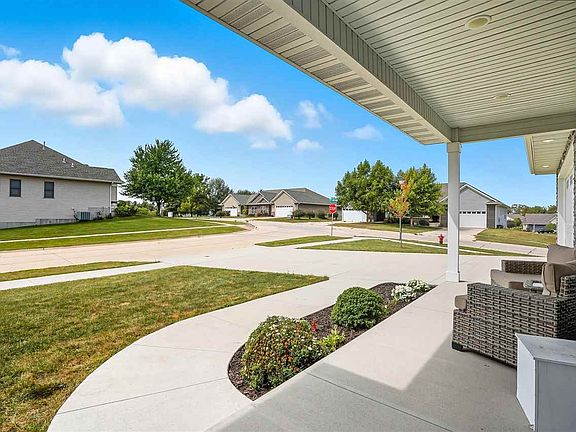 3rd image of 600 Majestic Oak Rdg