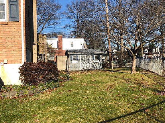 5th image of 885 Oxford Ave