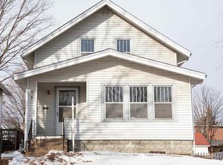 713 State St, Cedar Falls, IA 50613