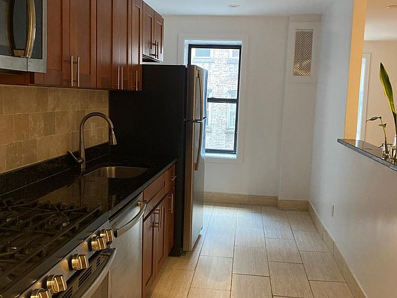 2nd image of 911 McLean Ave APT C3