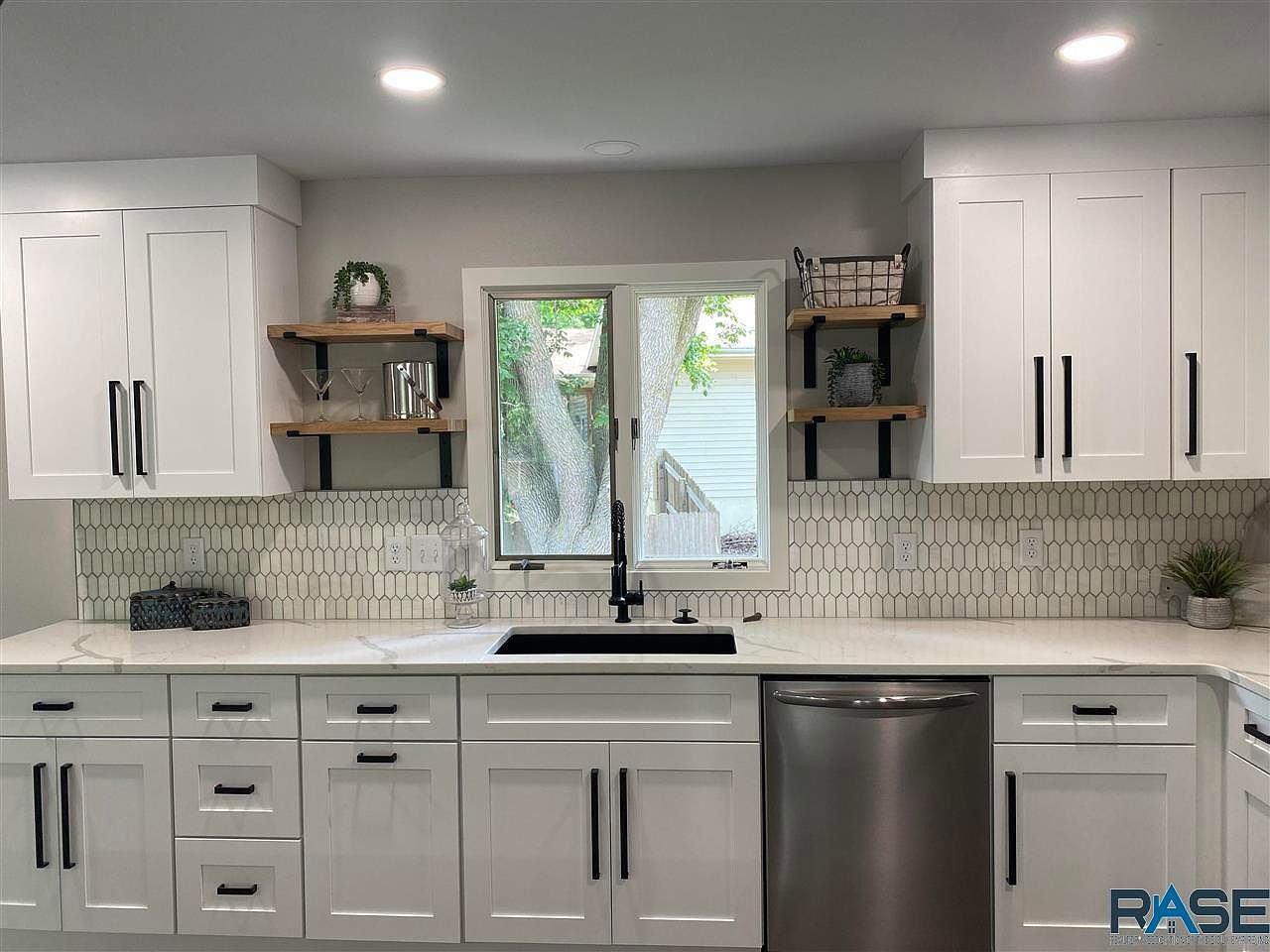 2813 W Costello Rd, Sioux Falls, SD 57105 Zillow