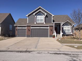 510 SW Lakeview Dr, Grain Valley, MO 64029