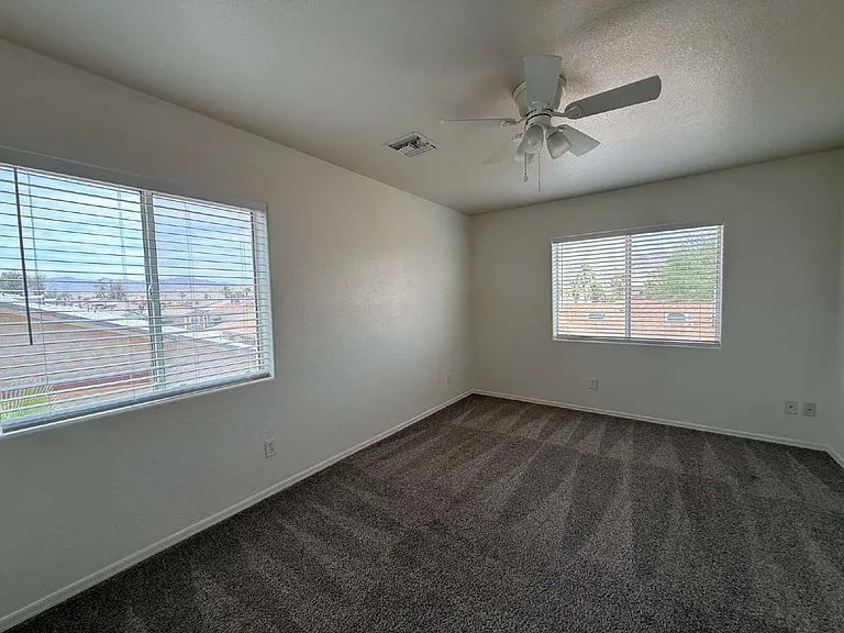 384 Anna Cir #A — Photo 16