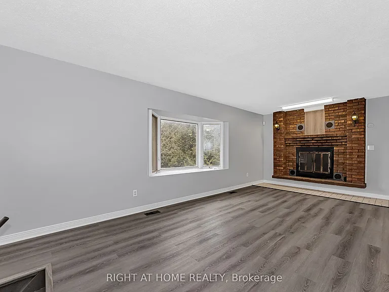 1864 Manotick Station Rd — Photo 6