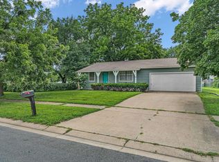 2835 SW Kingsrow Rd, Topeka, KS 66614