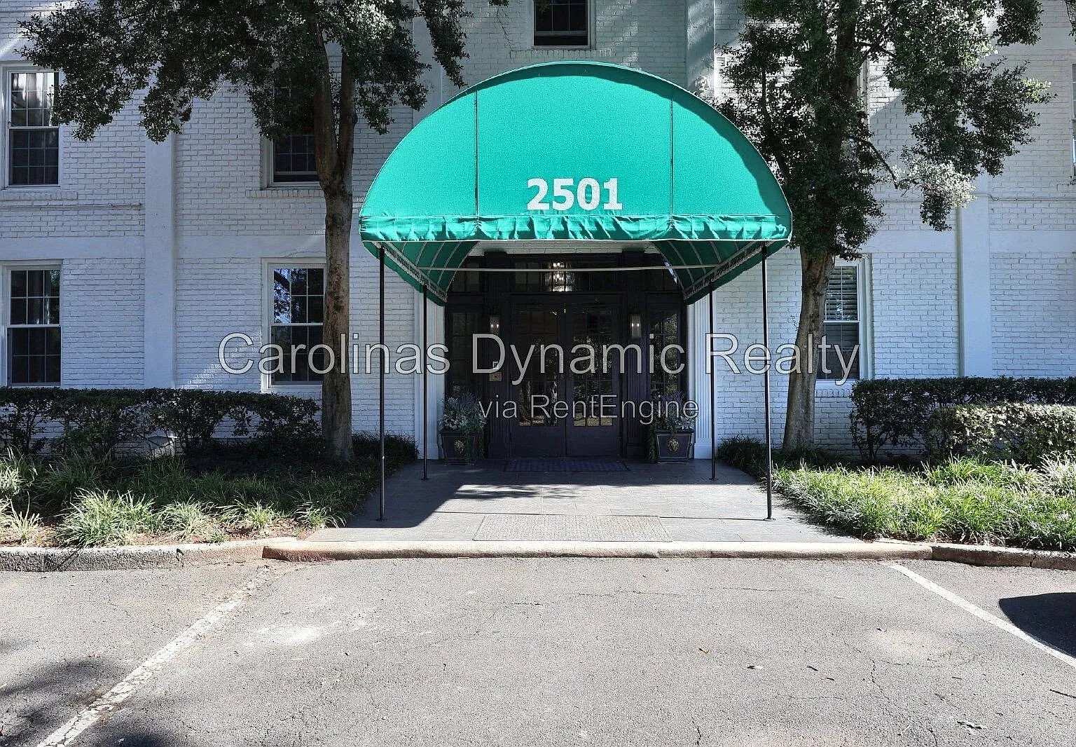 2 bed, 2.0 bath, 840 sqft, $1,950 — Photo 2