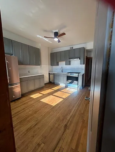 852 N Hoyne Ave #2R Photo 1