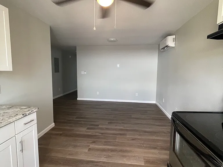 125 E Broadway St #3 — Photo 16