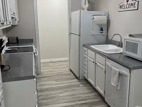 4th image of 2916 Kathy Ln