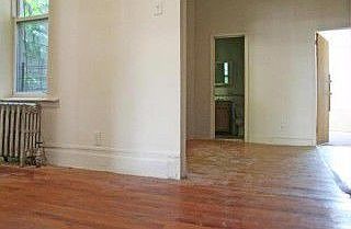 4th image of 561 Ashford St