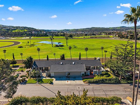 2nd image of 32 Via Casitas