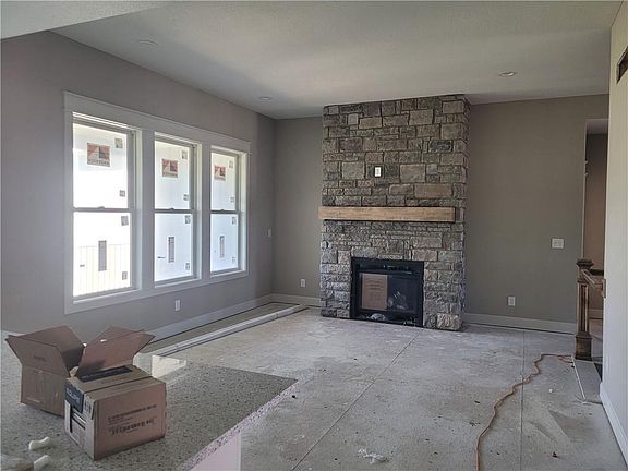 3rd image of 15019 W 130th St