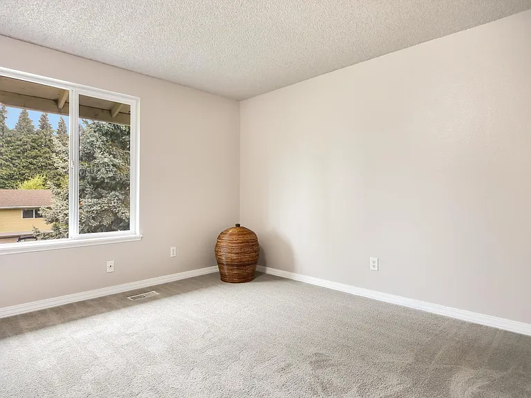 1512 Dayton Ct NE — Photo 14