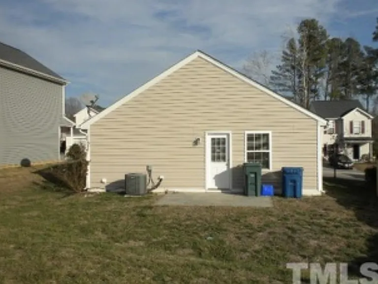 509 Cove Hollow Dr — Photo 6