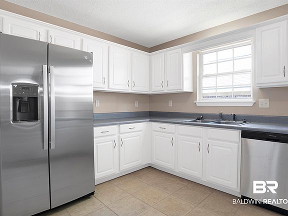 5th image of 7665 Avery Ln