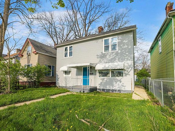 2nd image of 374 Clarendon Ave
