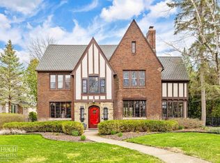 1006 Kensington Ave, Grosse Pointe Park, MI 48230
