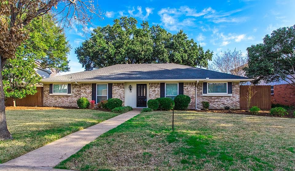 1st image of 327 Canyon Valley Dr