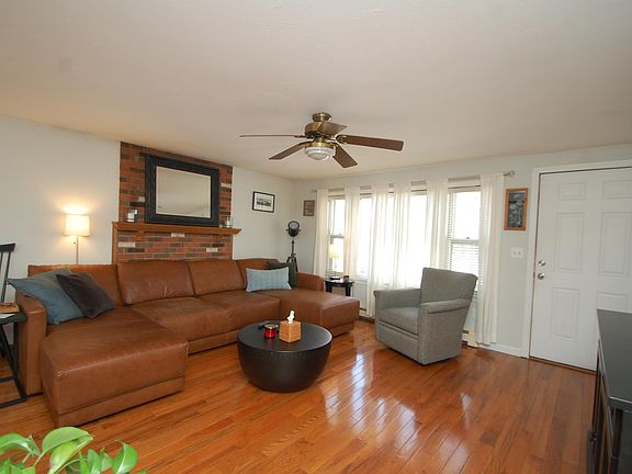 5th image of 8 Teaberry Lane